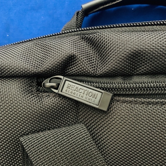 Kenneth Cole Reaction Laptop bag - Picture 3 of 9